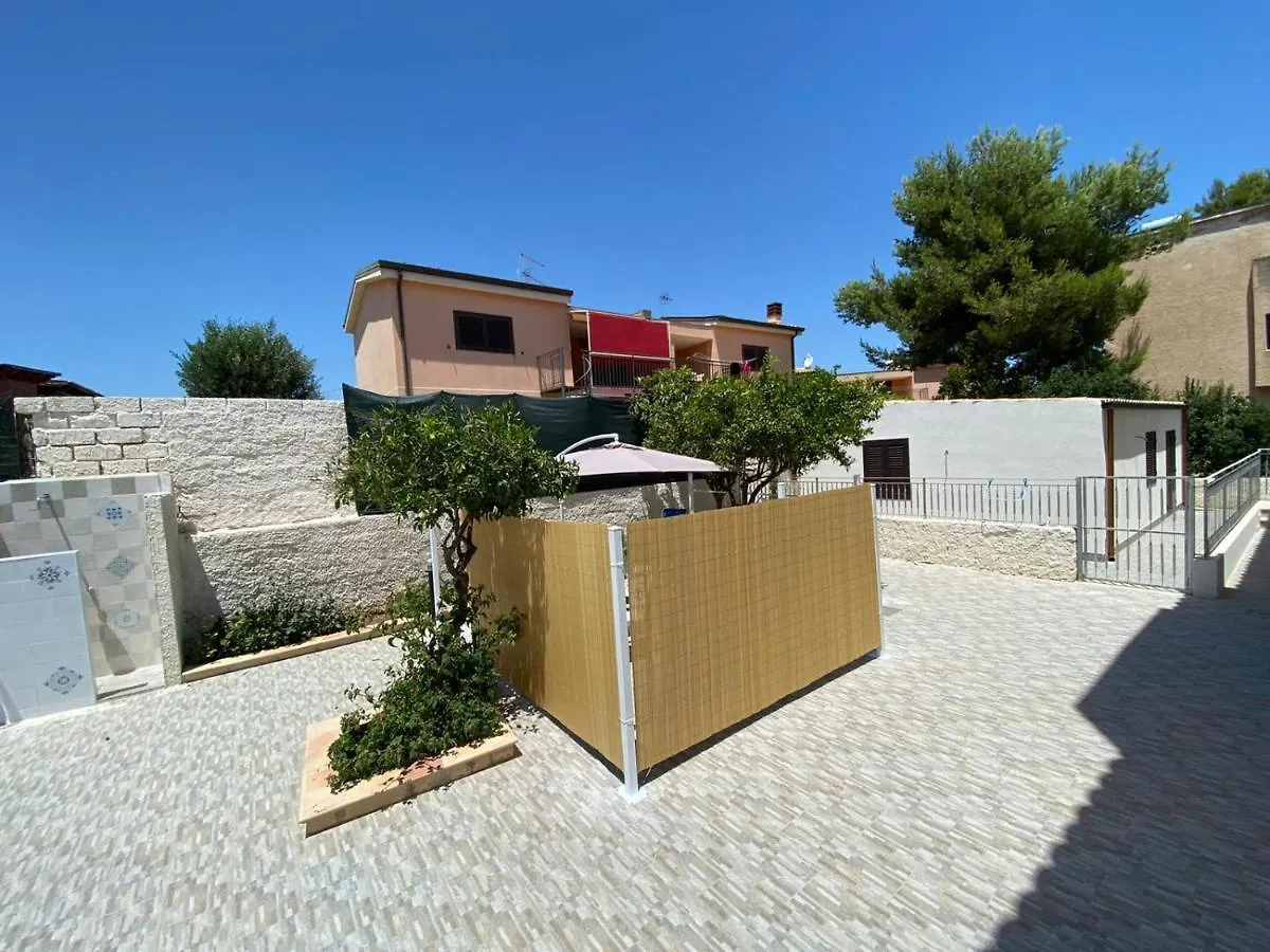 Casa Vacanze Almasalo Lido di Noto 0*,  Italy